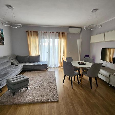 Apartamento Sky Dwelling Tirana Exterior foto