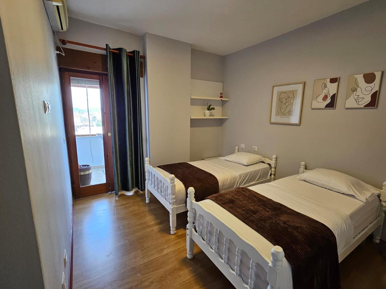 Apartamento Sky Dwelling Tirana Exterior foto