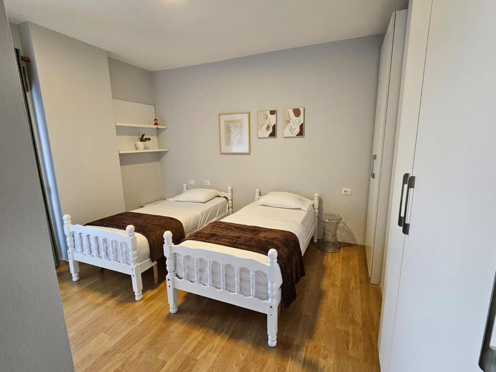 Apartamento Sky Dwelling Tirana Exterior foto