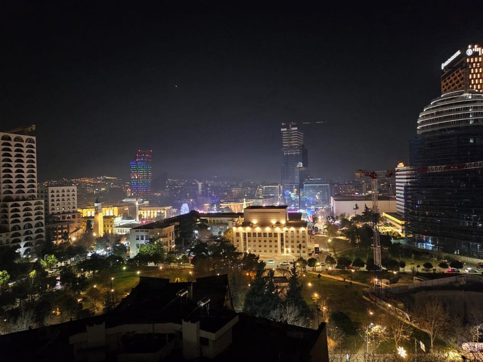 Apartamento Sky Dwelling Tirana Exterior foto